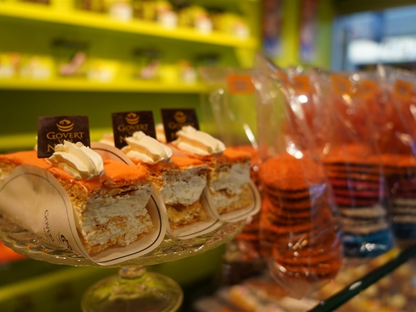 Oranje